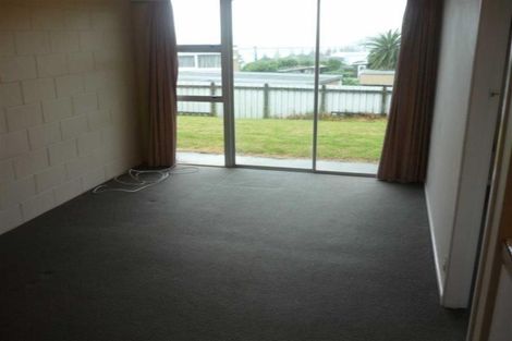 Photo of property in 16 Findlay Street, Moturoa, New Plymouth, 4310