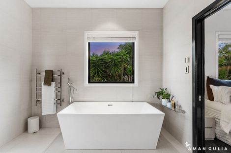 Photo of property in 11b Greenhithe Road, Greenhithe, Auckland, 0632