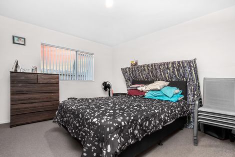 Photo of property in 98 Popokatea Drive, Takanini, 2112