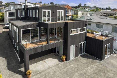 Photo of property in 24 Beach Road, Castor Bay, Auckland, 0620