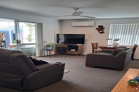 Photo of property in 5 Lance Way, Papamoa, 3118