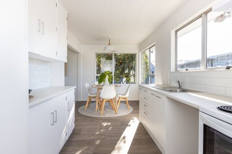 Photo of property in 2 Cabot Place, Flaxmere, Hastings, 4120