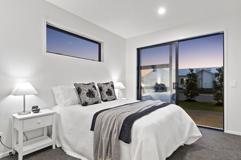 Photo of property in 37 Colpoma Close, Papamoa Beach, Papamoa, 3118