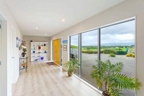 Photo of property in 25 Mahurenga Lane, Te Horo, Otaki, 5581