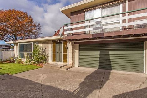 Photo of property in 2/427 Memorial Avenue, Burnside, Christchurch, 8053