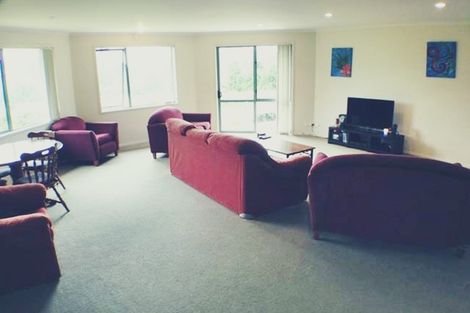 Photo of property in 36 Roy Maloney Drive, Henderson, Auckland, 0612
