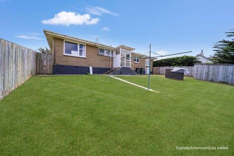 Photo of property in 1 George Street, Clinton, 9534