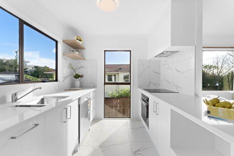 Photo of property in 34 Farwood Drive, Henderson, Auckland, 0612