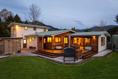 Photo of property in 6b Lady Cobham Grove, Anakiwa, Picton, 7281