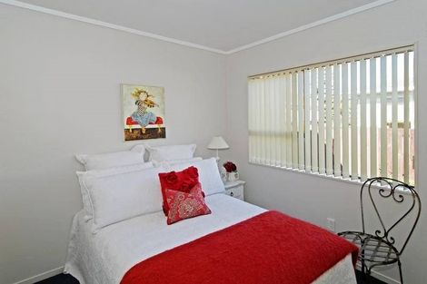 Photo of property in 1/374 Bucklands Beach Road, Bucklands Beach, Auckland, 2012