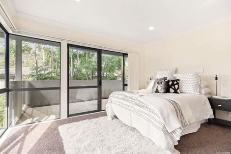 Photo of property in 23/23 Bush Lane, Northcote Point, Auckland, 0627