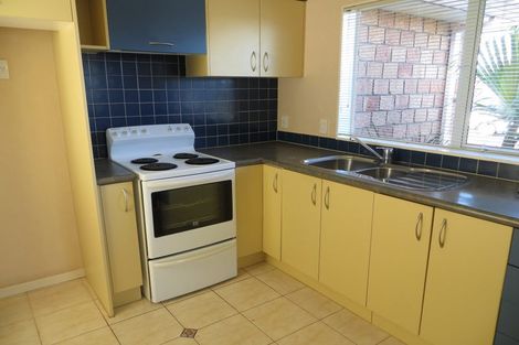 Photo of property in 12 Belcoo Crescent, East Tamaki, Auckland, 2013