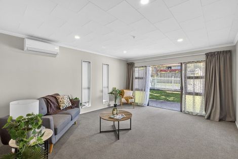 Photo of property in 2/5a Tahurangi Place, Spotswood, New Plymouth, 4310