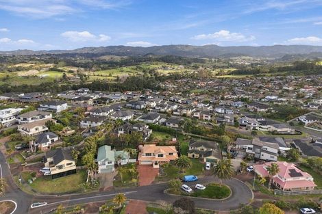 Photo of property in 6 San Ambrosio Rise, Henderson, Auckland, 0612