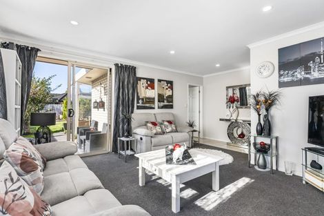 Photo of property in 11 Gendo Avenue, Henderson, Auckland, 0612