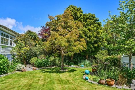 Photo of property in 100 Cheviot Road, Lowry Bay, Lower Hutt, 5013