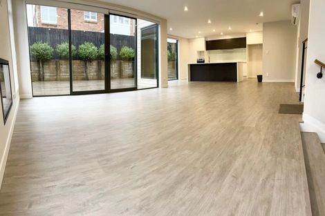 Photo of property in 22a Dallinghoe Crescent, Milford, Auckland, 0620