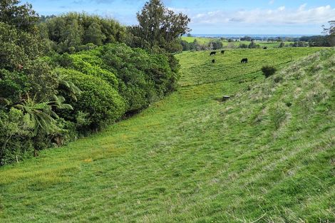 Photo of property in 144 Ackworth Road, Lepperton, New Plymouth, 4373