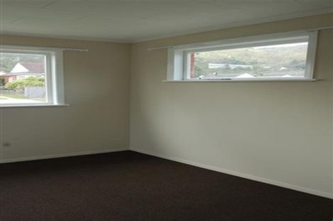 Photo of property in 3 Shearer Crescent, Naenae, Lower Hutt, 5011