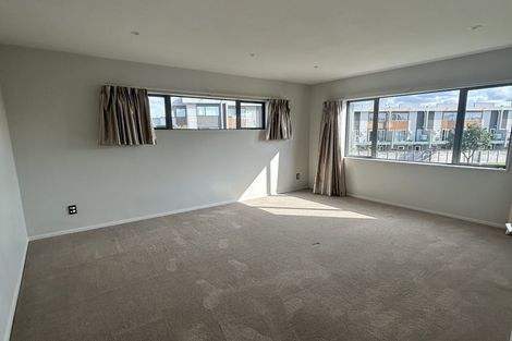 Photo of property in 25 Bordeaux Parade, Te Atatu South, Auckland, 0610
