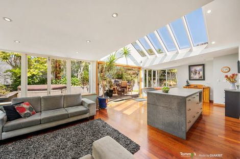 Photo of property in 9 Izard Road, Khandallah, Wellington, 6035