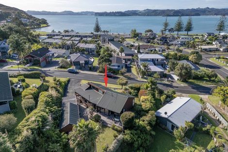 Photo of property in 28 Centennial Drive, Whitianga, 3510