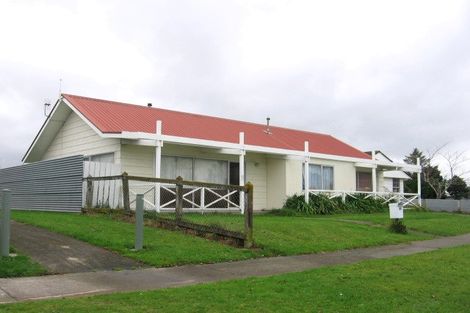 Photo of property in 33 Hillcrest Drive, Kelvin Grove, Palmerston North, 4414