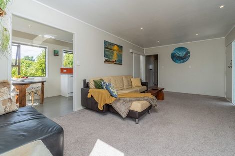 Photo of property in 2/35 Dakota Avenue, Beach Haven, Auckland, 0626