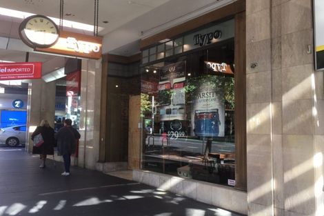 Photo of property in 175 Queen Street, Northcote Point, Auckland, 0627