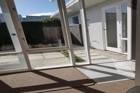 Photo of property in 3/252 Hurstmere Road, Takapuna, Auckland, 0622