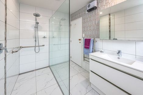 Photo of property in 3 Warwick Place, Springvale, Whanganui, 4501