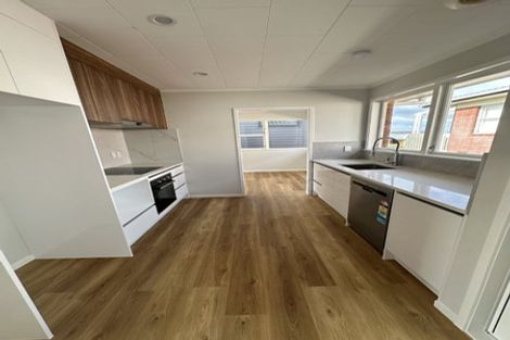 Photo of property in 25b Borrowdace Avenue, Botany Downs, Auckland, 2010