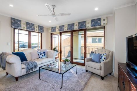 Photo of property in 15 Ocean View Road, Milford, Auckland, 0620