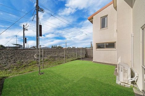 Photo of property in 11 Lockington Avenue, Henderson, Auckland, 0612