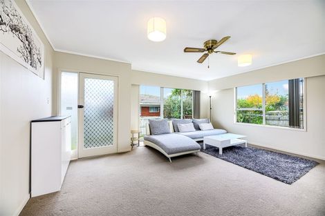 Photo of property in 2/69 Hepburn Road, Glendene, Auckland, 0602