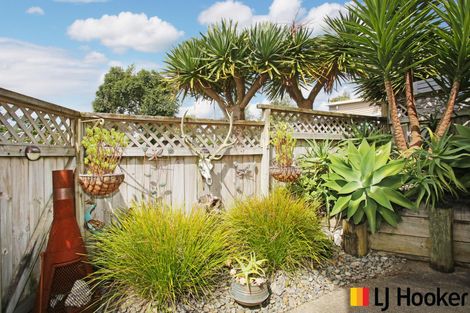 Photo of property in 12 Merlot Lane, Pukekohe, 2120