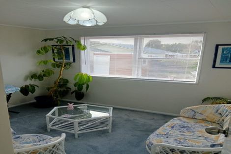 Photo of property in 11 Iredale Road, Hawera, 4610