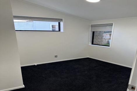 Photo of property in 2/6 Clare Place, Glenfield, Auckland, 0629