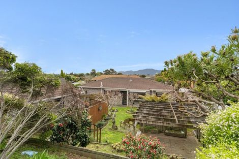 Photo of property in 16 Cedar Drive, Paraparaumu Beach, Paraparaumu, 5032