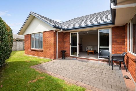 Photo of property in 63 Waiwherowhero Drive, St Andrews, Hamilton, 3200