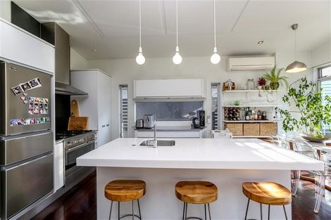 Photo of property in 8 Gaine Street, New Plymouth, 4310