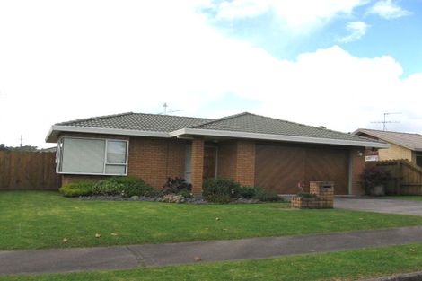 Photo of property in 11 Vanderbilt Parade, Albany, Auckland, 0632