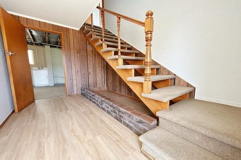 Photo of property in 2/90 Te Atatu Road, Te Atatu South, Auckland, 0610