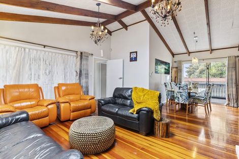 Photo of property in 53 Chatsworth Crescent, Pakuranga Heights, Auckland, 2010