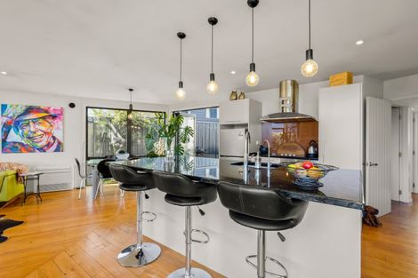 Photo of property in 4 Oregon Drive, Kelvin Heights, Queenstown, 9300