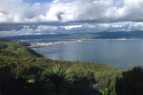 Photo of property in 71 Tamworth Crescent, Newlands, Wellington, 6037