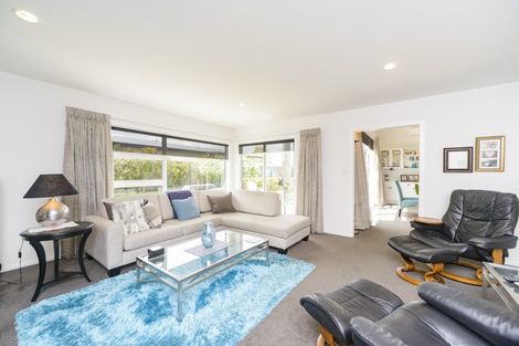 Photo of property in 3 Levi Place, Kelvin Grove, Palmerston North, 4414