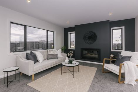 Photo of property in 32 Atlantic Drive, Fitzherbert, Palmerston North, 4410