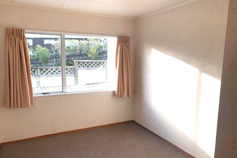 Photo of property in 1024 East Coast Road, Fairview Heights, Auckland, 0630