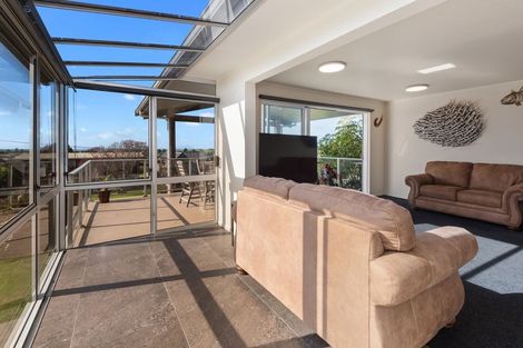 Photo of property in 14 Seaview Road, Ruakaka, 0116